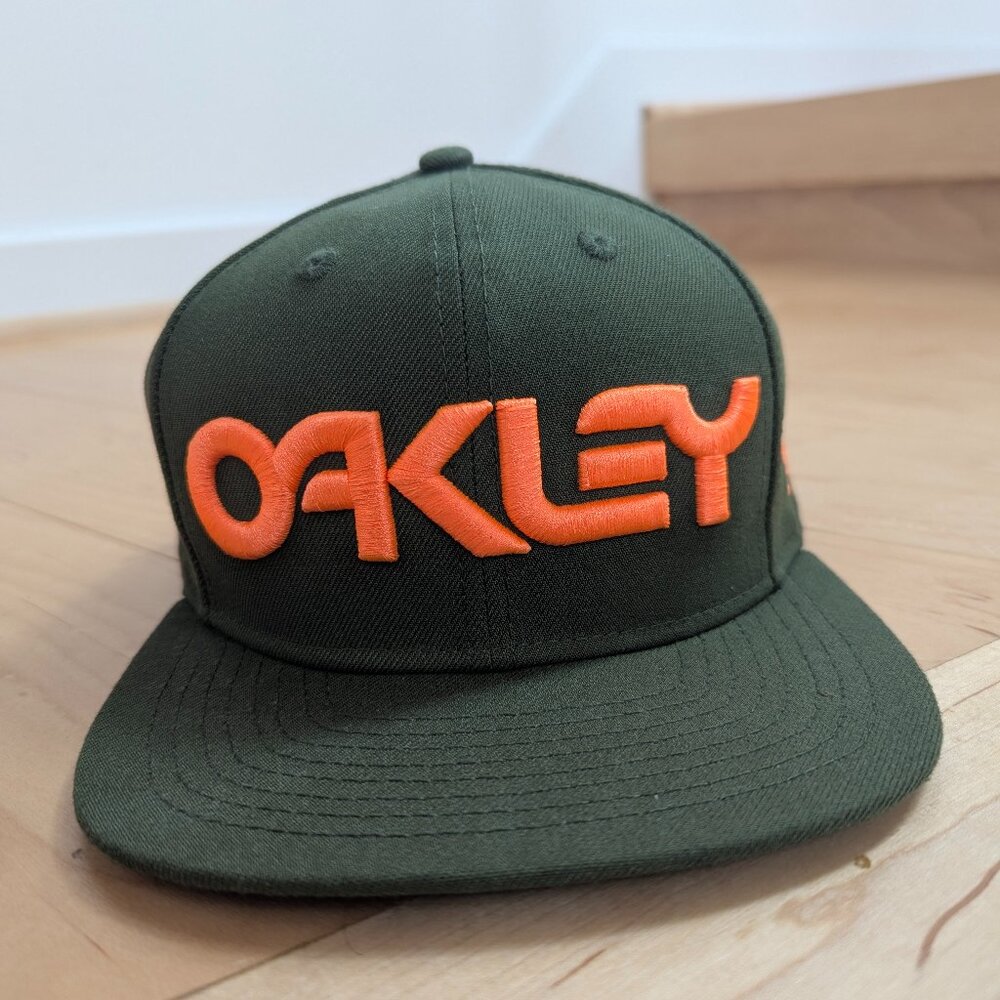 Oakley New Era cap